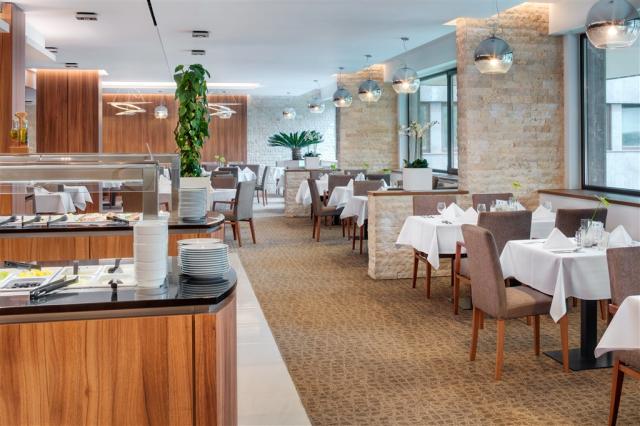 Esplanade Restaurant Gallery.jpg