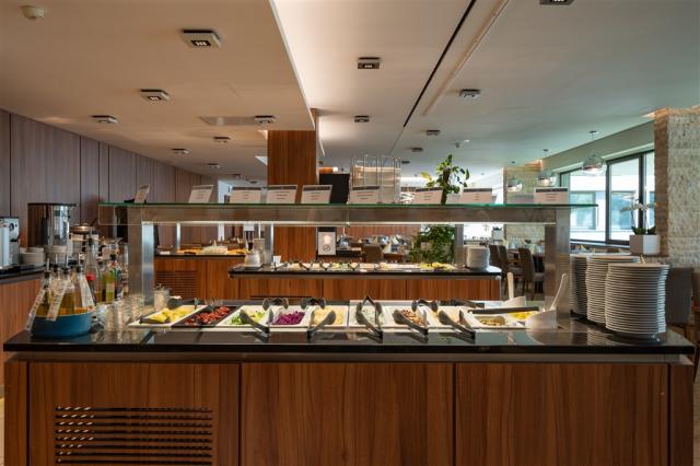 Hotel_Esplanade_restauracia_09.jpg