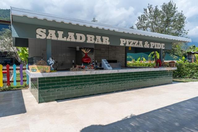 dosinia_luxury_resort_street_food_area_2.jpg