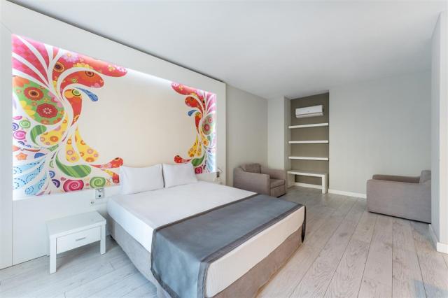 dosinia_luxury_resort_family_suite_beachfront_5.jpg