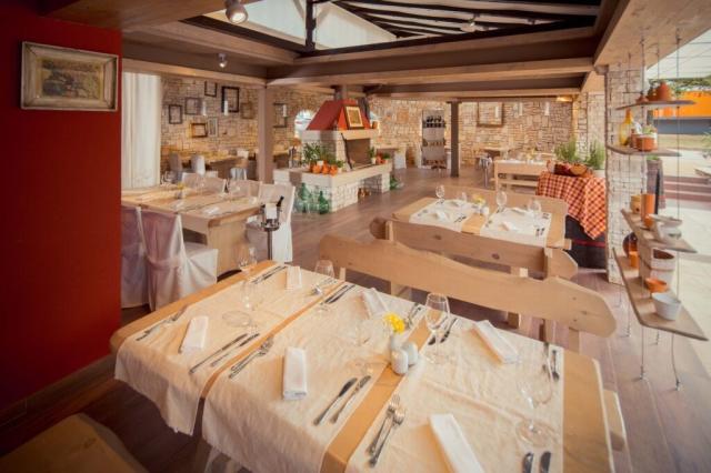 Stella-Maris-Resort-restaurant_2-1024x683.jpg