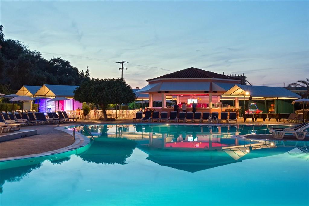 panorama-pool-bar-1.jpg