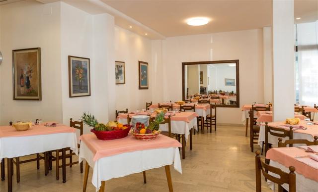 Hotel Alla Rotonda - 001.jpg