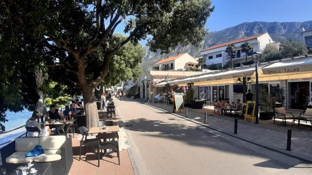 Gradac - promenáda