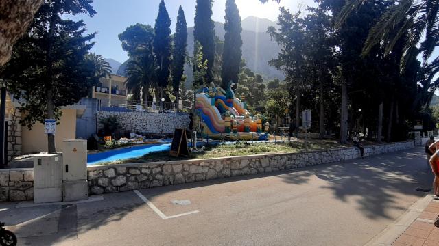 Gradac - promenáda