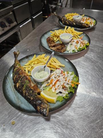 vecere-v-mistni-restauraci-doplnkova-sluzba