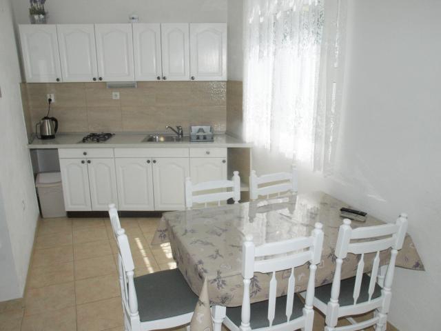 apartmán 4+1 (kuchyně)