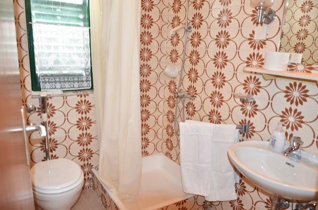 apartmán - koupelna s WC