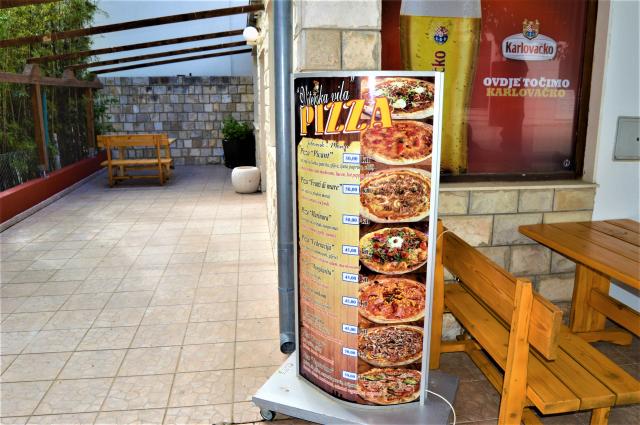 Je libo pizza?