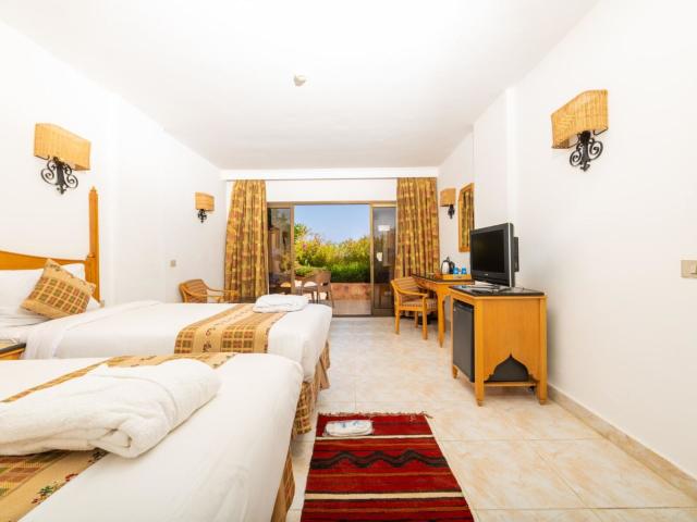 Flamenco Beach & Resort