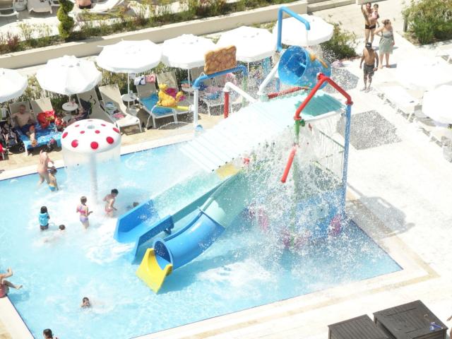 Ramada Resort By Wyndham Kusadasi & Golf