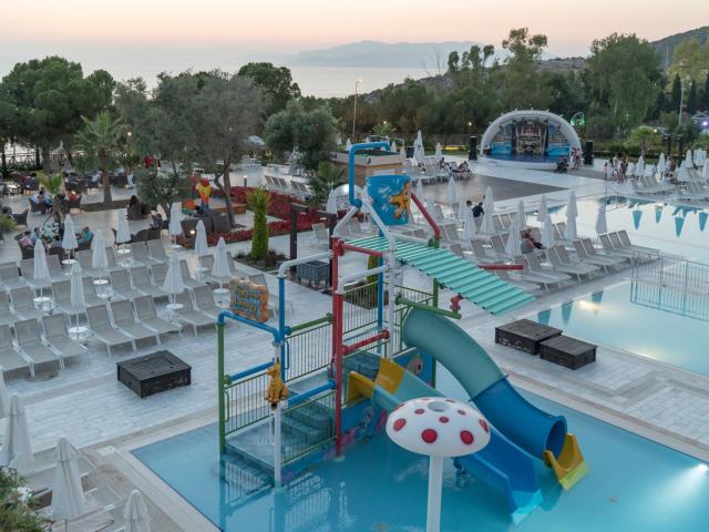 Ramada Resort By Wyndham Kusadasi & Golf