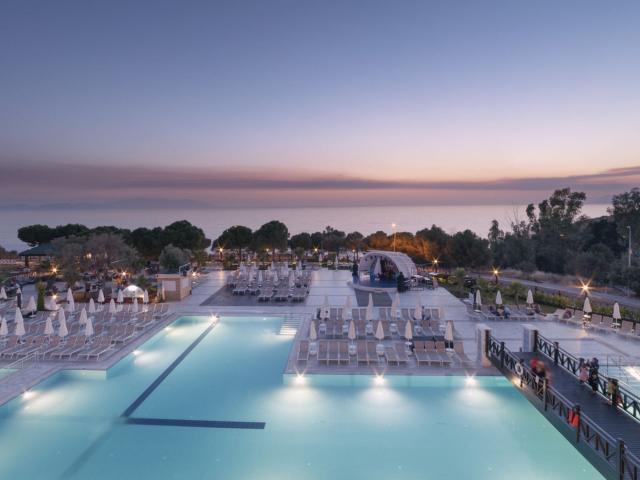 Ramada Resort By Wyndham Kusadasi & Golf