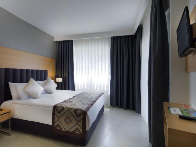 Ramada Resort By Wyndham Kusadasi & Golf