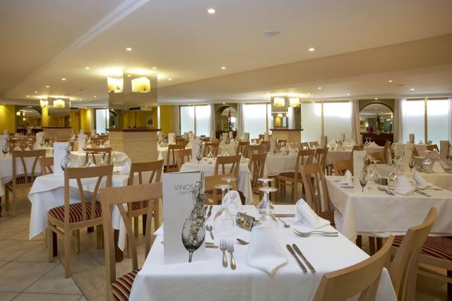 Universal Hotel Perla