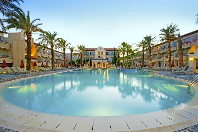 Napa Plaza (Adults Only)
