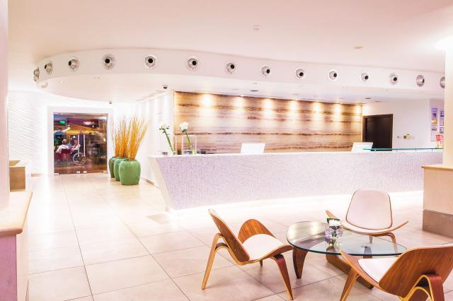 Napa Plaza (Adults Only)