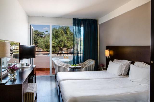 Napa Plaza (Adults Only)