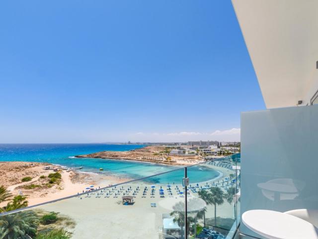 Tasia Maris Sands
