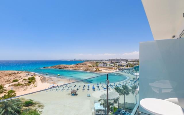 Tasia Maris Sands