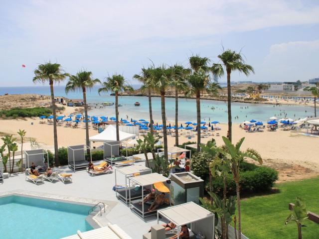 Tasia Maris Sands
