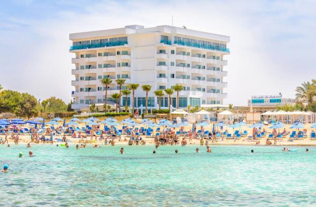 Tasia Maris Sands