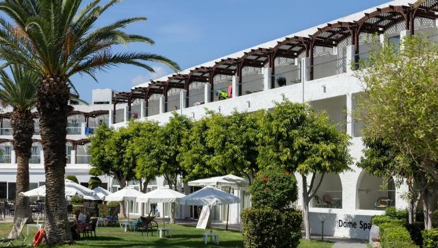 Sun Palace