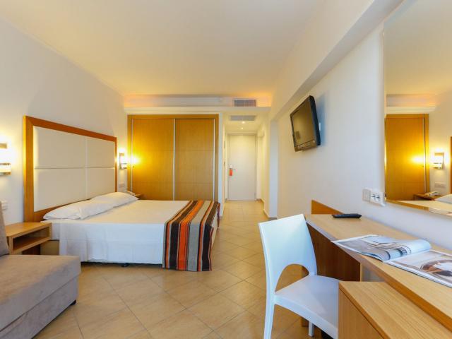 Sun Palace