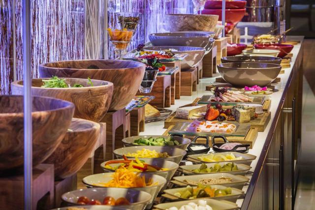 Hilton Dubai The Walk