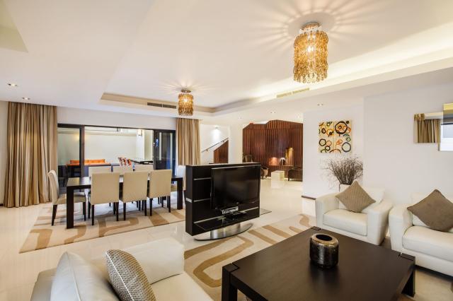 Hilton Dubai The Walk