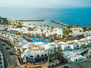 Flamingo Beach Resort