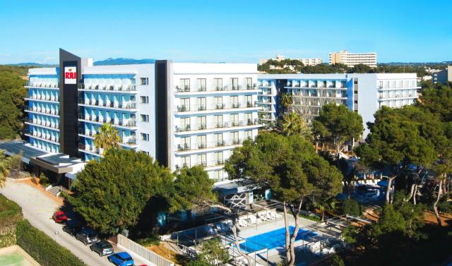 RIU Bravo