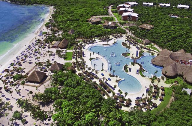 Grand Palladium Colonial Resort & Spa