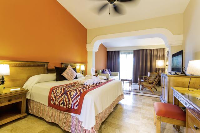 Grand Palladium Colonial Resort & Spa