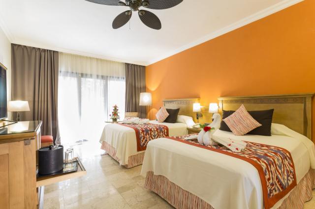 Grand Palladium Colonial Resort & Spa