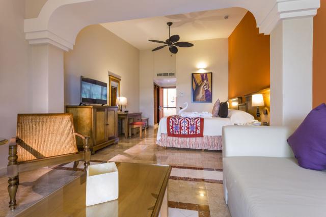 Grand Palladium Colonial Resort & Spa