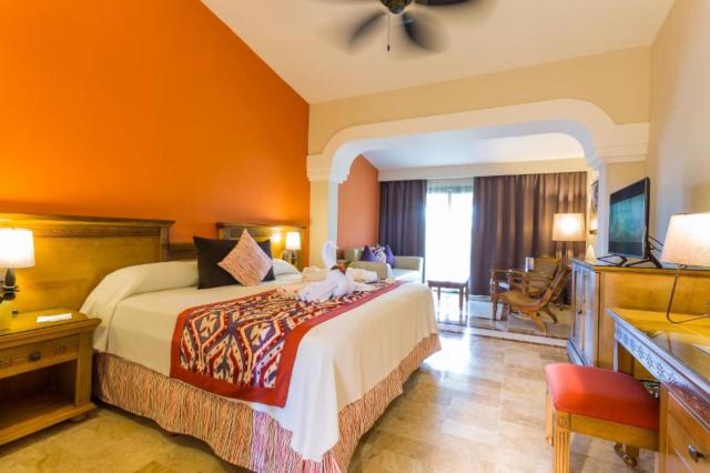 Grand Palladium Colonial Resort & Spa