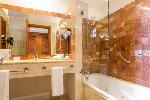 Grand Palladium Colonial Resort & Spa