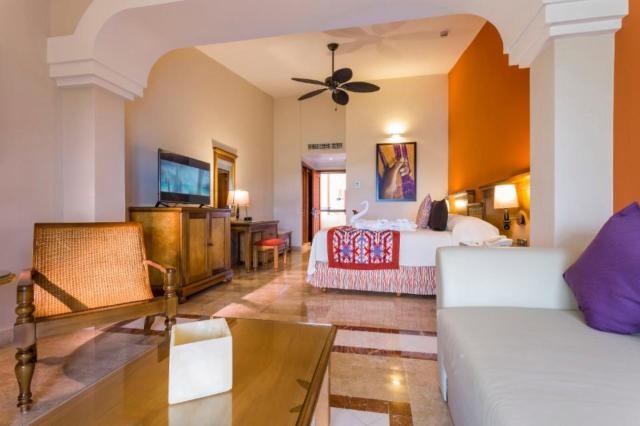 Grand Palladium Colonial Resort & Spa
