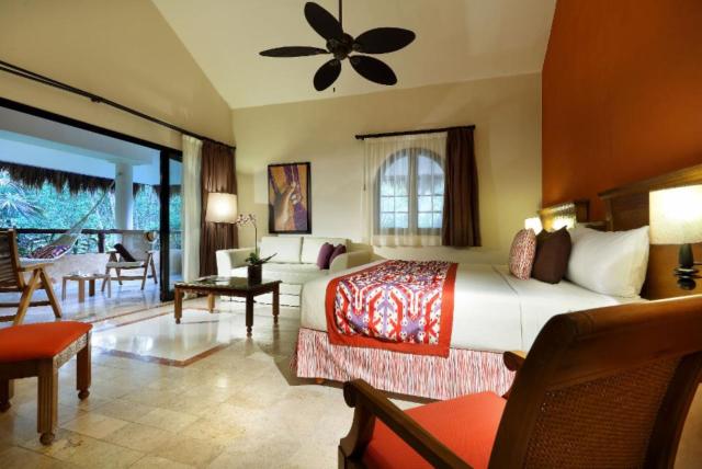 Grand Palladium Colonial Resort & Spa