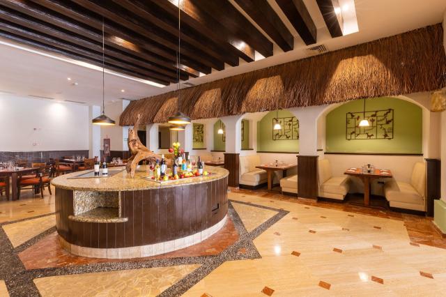Grand Palladium Colonial Resort & Spa