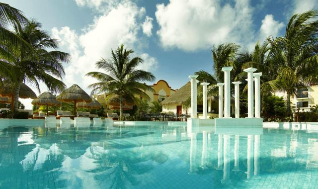 Grand Palladium Colonial Resort & Spa