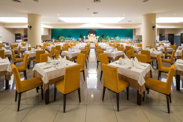 BlueBay Grand Esmeralda