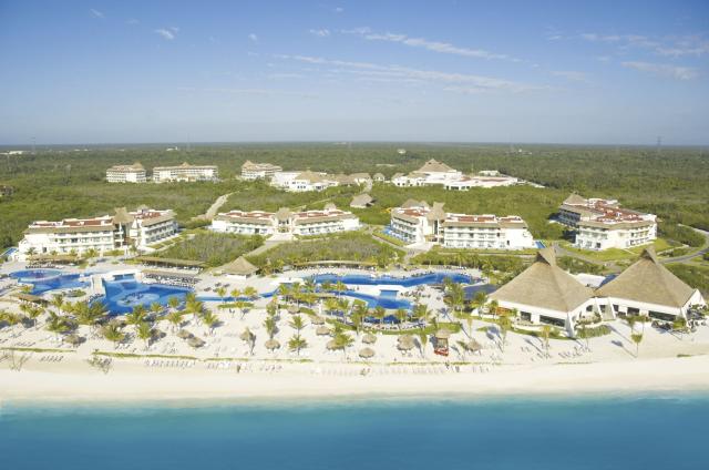 BlueBay Grand Esmeralda