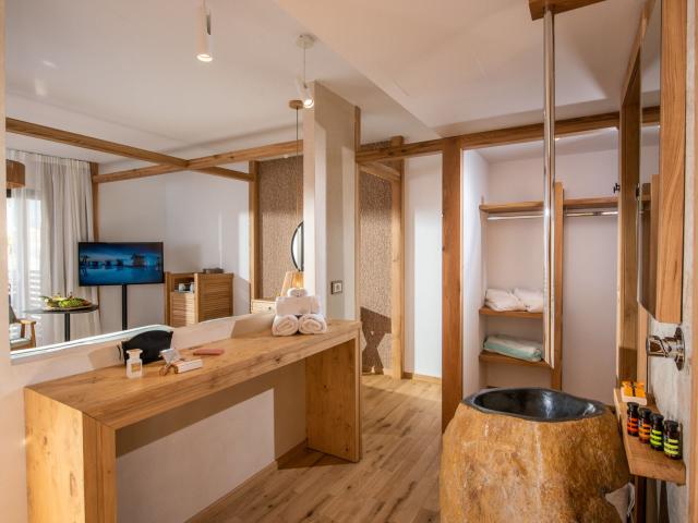 Stella Island Luxury Resort & Spa