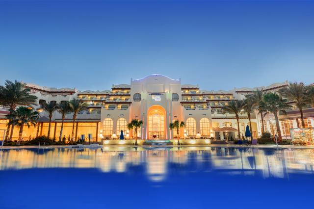 Royal Lagoons Aqua Park Resort & Spa