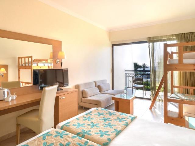 Sol by Meliá Cosmopolitan