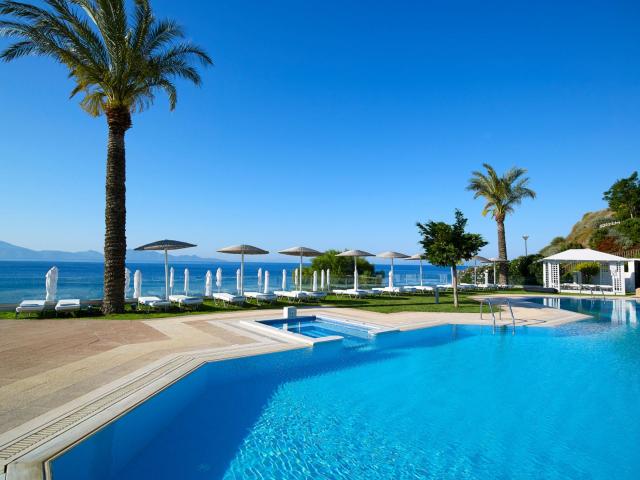 Dimitra Beach Hotel & Suites