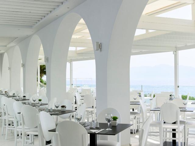 Dimitra Beach Hotel & Suites