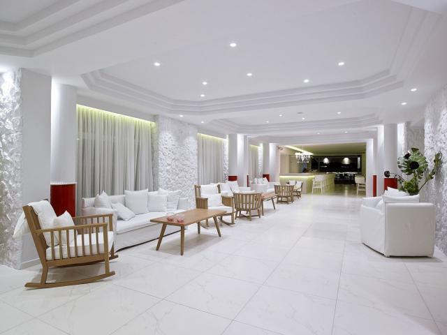 Dimitra Beach Hotel & Suites